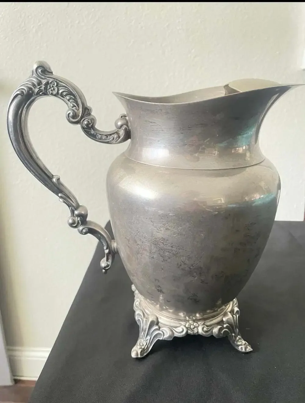 Vintage Oneida Silver-Plated Footed Water Pitcher with Ice Guard